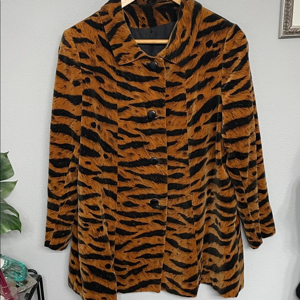 Vintage Women's Tiger Print Coat